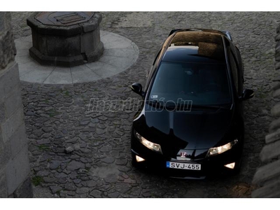 HONDA CIVIC 1.8 Type-S Nem hétköznapi állapot!