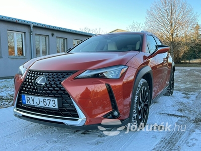 LEXUS UX