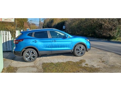 NISSAN QASHQAI 1.2 DIG-T N-Connecta EURO6 Szervizkönyv .újszerű állapot !