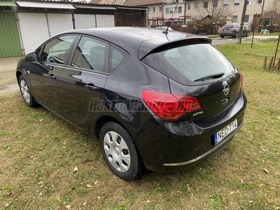 OPEL ASTRA J 1.4 Selection Első tulajdonostól.Kevés Km. Vezetett szervizkönyv