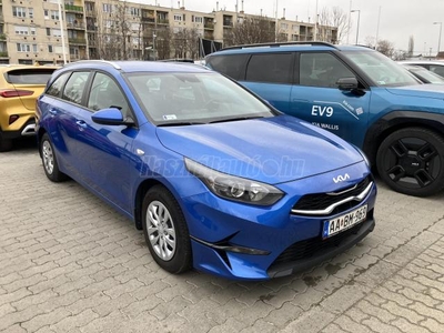 KIA CEE'D Ceed SW 1.0 T-GDI Silver MY22-es modell. Magyar. Szervizkönyv. Kamera. Áfás