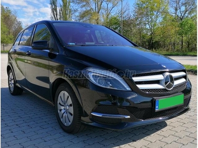 MERCEDES-BENZ B 250 E RANGE PLUS - BI-XENON -NAVI - PARK PILOT - KEYLESS GO - PARKRADAR - ÜLÉSFŰTÉS