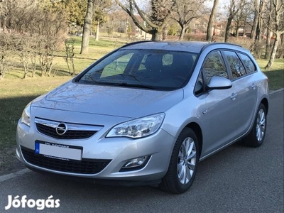 Opel Astra J Sports Tourer 1.4 T Cosmo 181.212...