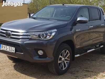 Toyota HI Lux Hilux 2.4 D-4D 4x4 Double Executive Nagyon Kevés KM!