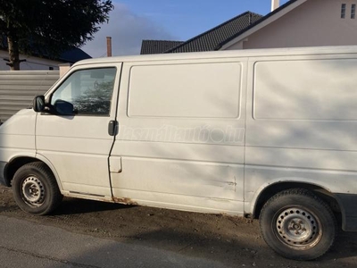 VOLKSWAGEN TRANSPORTER T4 Caravelle 2.5 TDI