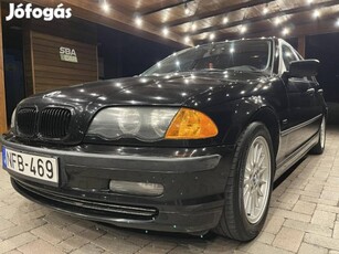 BMW 318i Touring Új téligumival 2 db kulcsával