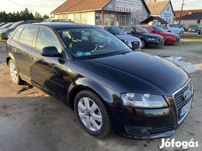 AUDI A3 2.0 TDI Attraction DPF Panorámatetős.SZ...