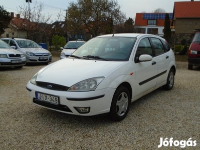 Ford Focus 1.6 Ambiente 1-év műszakival jó moto...