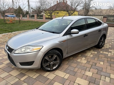 Ford Mondeo 1.8 TDCi Celebration Friss műszaki...