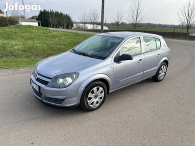 Opel Astra H 1.4 Elegance