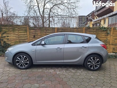 Opel Astra J 1.6 Sport