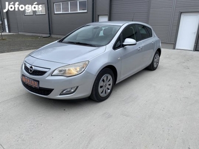 Opel Astra J 1.7 CDTI Essentia Gondos Gazdától!