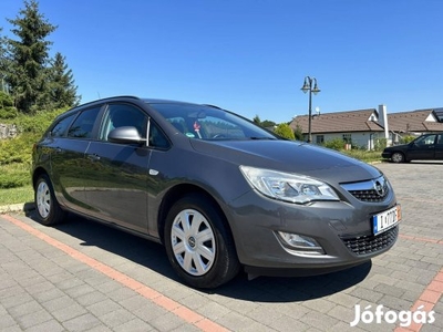 Opel Astra J Sports Tourer 1.4 Selection Mekímé...