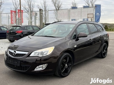 Opel Astra J Sports Tourer 1.4 T Essentia