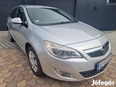 Opel Astra J Sports Tourer 1.7 CDTI Enjoy Vonóh...