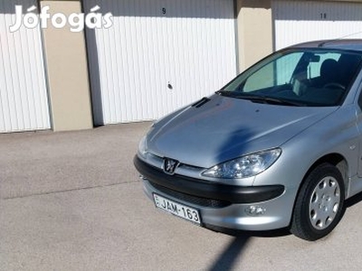 Peugeot 206 1.4 8v (Klíma nincs)