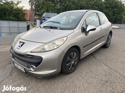 Peugeot 207 1.4 16V Urban 110.e km szép és jó á...