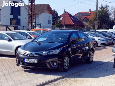 Toyota Corolla Sedan 1.6 Lounge Magyarországi!...