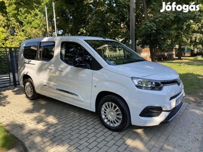 Toyota Proace City Verso 1.2T Shuttle L2H1 [7 s...