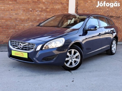 Volvo V60 1.6 D Drive Momentum Powershift Navi-...