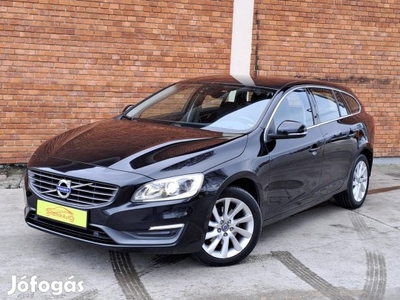 Volvo V60 2.0 D [D4] Momentum Xenon-LED-Navi-KO...