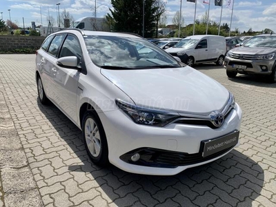 TOYOTA AURIS Touring Sports 1.8 HSD Live Plus (Automata) kedvező THM 10.5%-tól