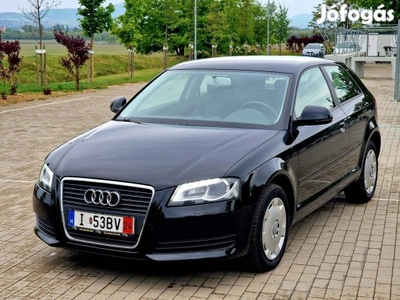 AUDI A3 1.6 Attraction Foglalózva!