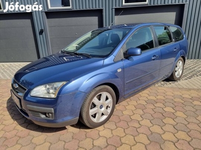 Ford Focus 2.0 Ghia Megkímélt És Figyelmesen SZ...