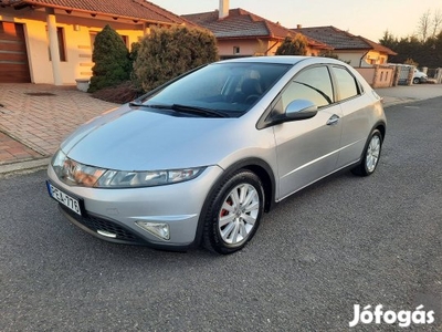 Honda Civic friss műszaki vizsgával, nagyon szép állapotban eladó!