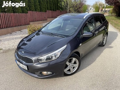 KIA CEE'D 1.6 GDI Limitált Prémium kivitel . be...