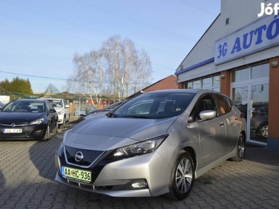 Nissan Leaf Acenta 40kWh (Automata) Bérelhető N...