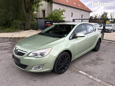 Opel Astra J 1.4 T Sport Ülésfűtés!Tolatóradar!...