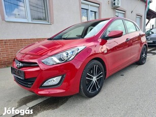 Hyundai I30 1.4i Comfort Makulátlan. sérmentes....