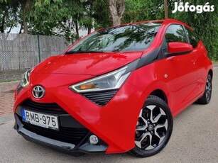 Toyota Aygo 1.0 x-play + style + connectivity /...