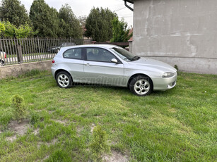 ALFA ROMEO 147 1.6 T. Spark Distinctive