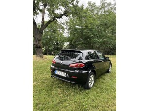 ALFA ROMEO 147 1.9 JTD 8V Distinctive