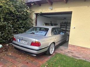 BMW 728i