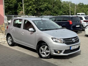 DACIA SANDERO 1.2 Arctic 15K JÓGUMI 5AJTÓS 120EKM KLÍMA HIFI NAVI MEDIA ISOFIX VEZCS EU6 SZKÖNYV SZÉP ÁLL