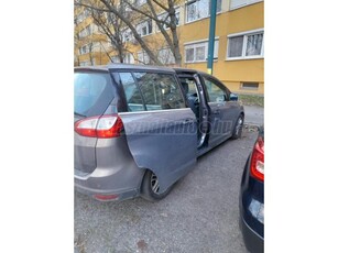 FORD C-MAX Grand2.0 TDCi Titanium [7 személy]