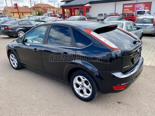 FORD FOCUS 1.6 Fresh Szervizkönyv!