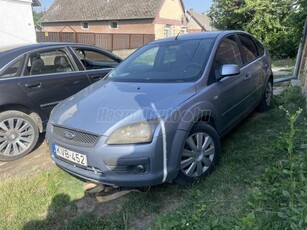 FORD FOCUS 1.6 TDCi Ghia DPF