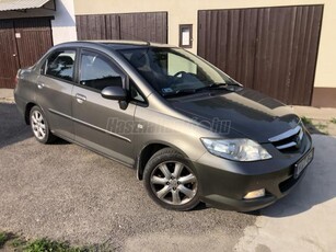 HONDA CITY 1.4 LS KLÍMÁS.ABS.LÉGZSÁKOK.ALUFELNIK.SZERVOKORMÁNY.MAGYARORSZÁGI !!