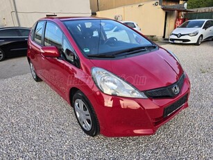 HONDA JAZZ 1.4 Elegance KLIMA 128000 KM FACELIFTES MODELL 2 KULCS SZKÖNYV TÜKÖRBEHAJTÁS FRISS MŰSZAKI