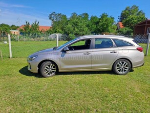 HYUNDAI I30 1.0 T-GDi Travel Plus Magánszemélytől. levehető vonóhorog. téli csomagos