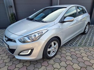 HYUNDAI I30 1.4i Business UTOLSÓ PILLANATIG HYUNDAI-BAN SZERVIZELT.LED.2XDIGKLÍMA. VHOROG. ALUFELNIK