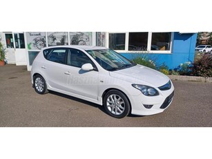 HYUNDAI I30 1.4i Comfort TEMPOMATTAL 32- es