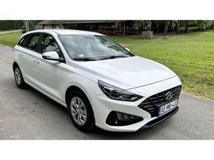 HYUNDAI I30 1.6 CRDi LP Life Kamera. ülésfűtés . kormányfűtés.sávtartó. tempomat. ütközésgátló