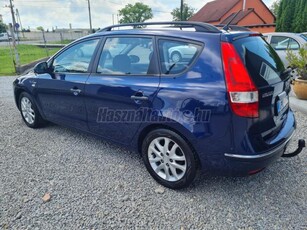 HYUNDAI I30 CW 1.6 CRDi LP Classic PLUS SZERVIZKÖNYVES