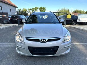 HYUNDAI I30 CW 2.0 CRDi Bőr!Digitklíma!Vhorog!Igazi Ritkaság!!!!