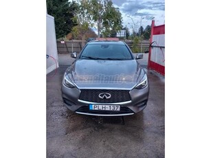 INFINITI Q30 2.2d Premium DCT